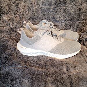 New Balance Women's Light Gray Fresh Foam Running Sneakers